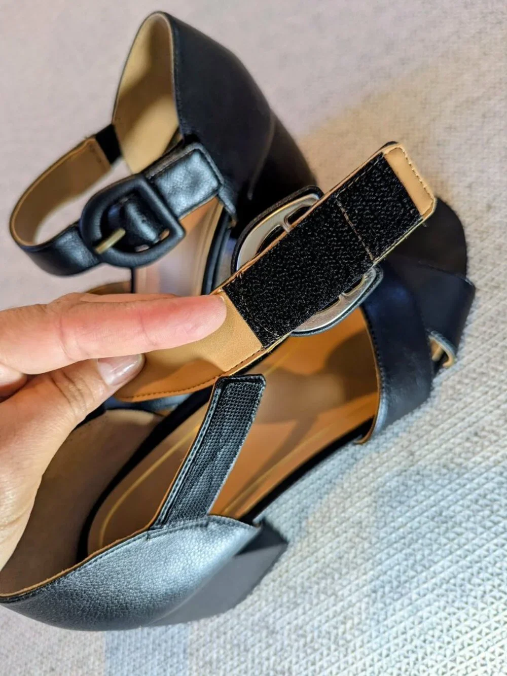 Vionic Black Block Heel Sandals Size 7